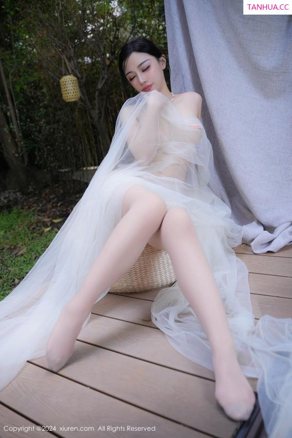   [XiuRen]高清写真图 2024.09.03 No.9105 妙可可Cheese 美腿性感第26张图片